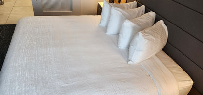 Quick-n-Easy Studio Coverlet, Bright White